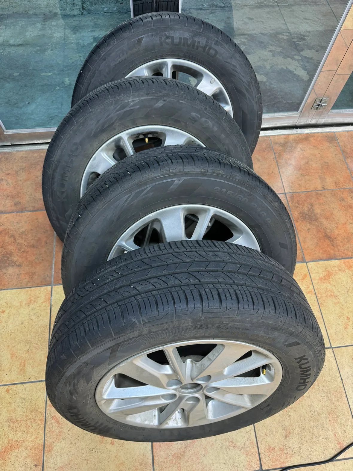 16인치 중고 휠타이어 판매합니다