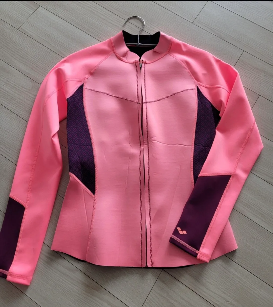 아레나 바디슈트 래쉬가드