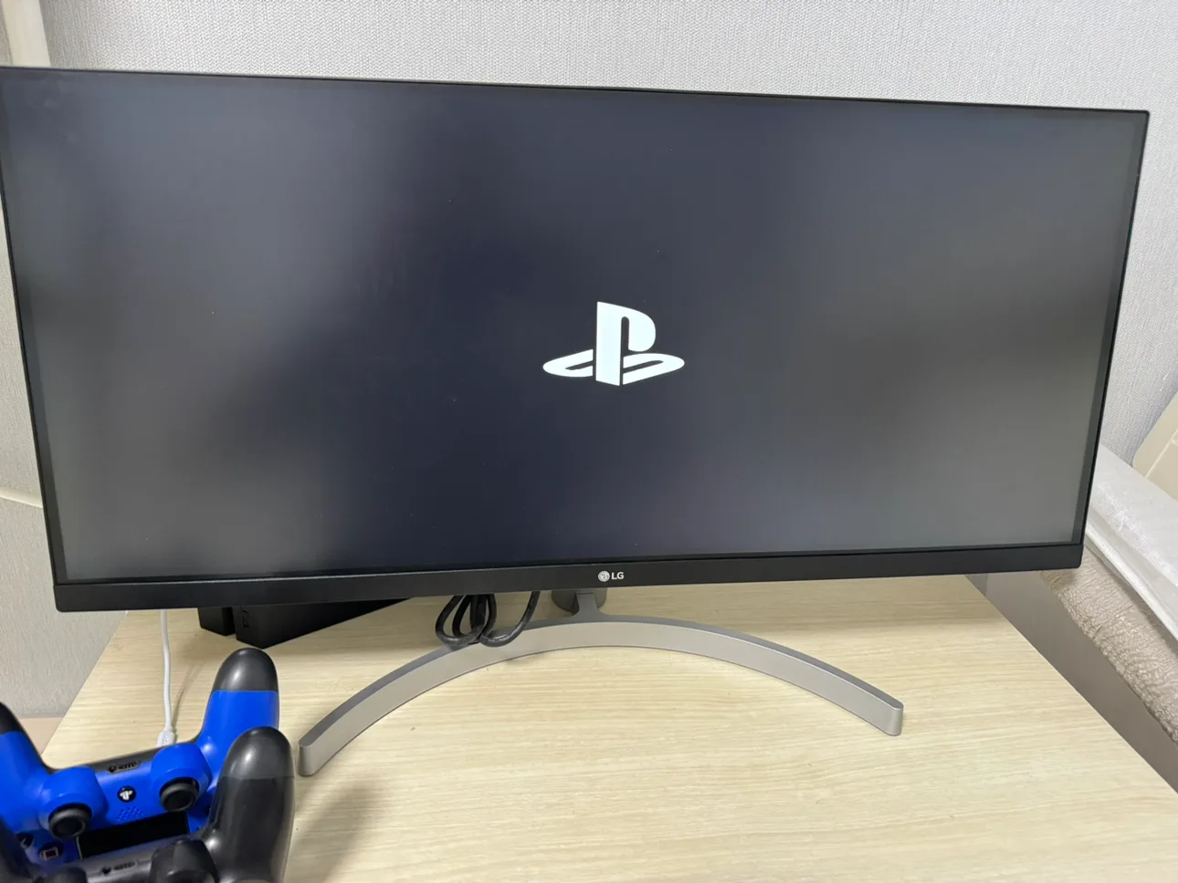 플스4랑 엘지울트라 와이드 커브드 29인치 일괄판매해요