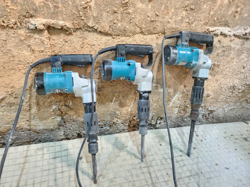 마끼다 함마드릴 한번쓴 중고 팝니다.