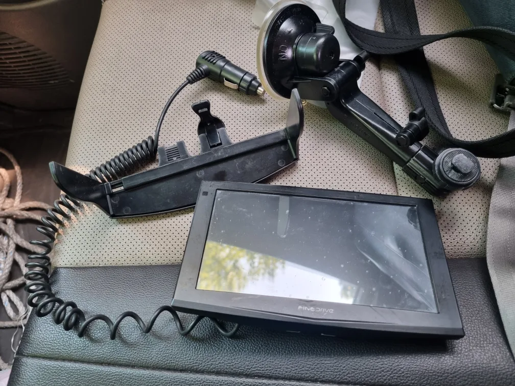 파인드라이브 iq black3 plus 네비 팝니다