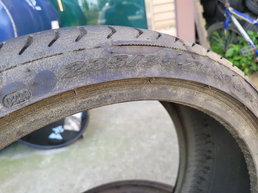 피렐리 피제로 중고타이어판매