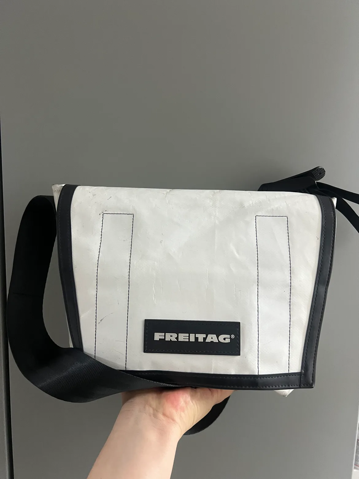 프라이탁  라씨 화이트