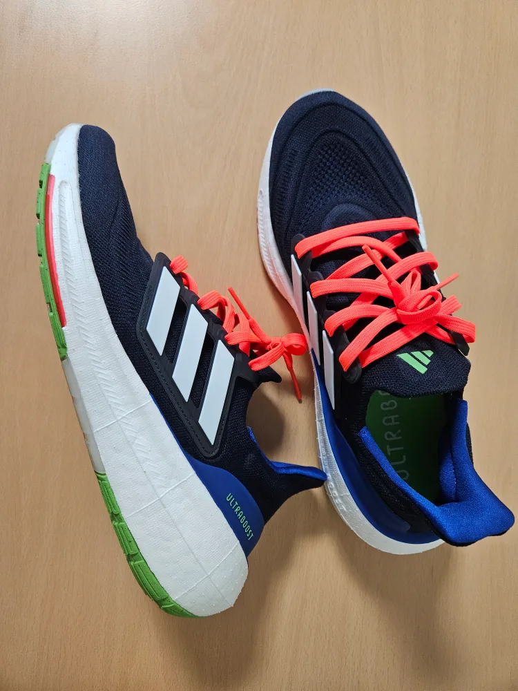 아디다스 러닝화 울트라부스트 265mm
