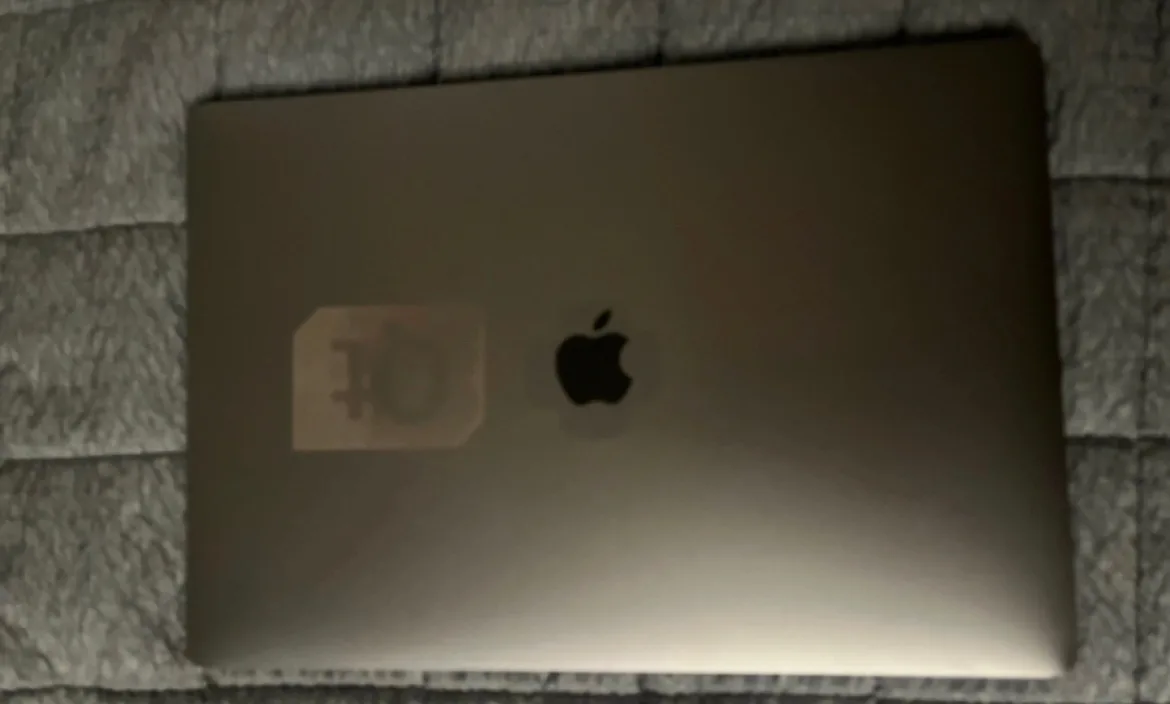 15인치 맥북프로 2017년형 터치바 판매합니다(264기가)