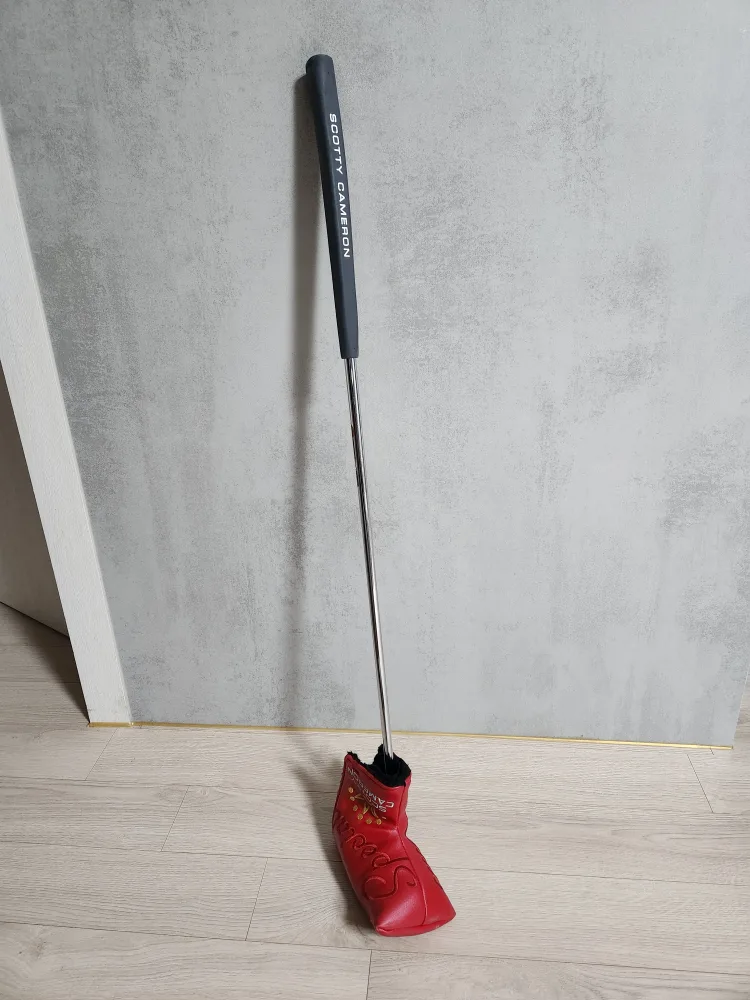 스카티카메론 플로우백 5.5 33인치 퍼터 중고 거래 합니다