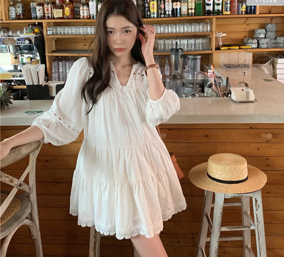 마지막가격내림(새상품 / 미착용) 프릴 자수 원피스 프리사이즈 팝니다.