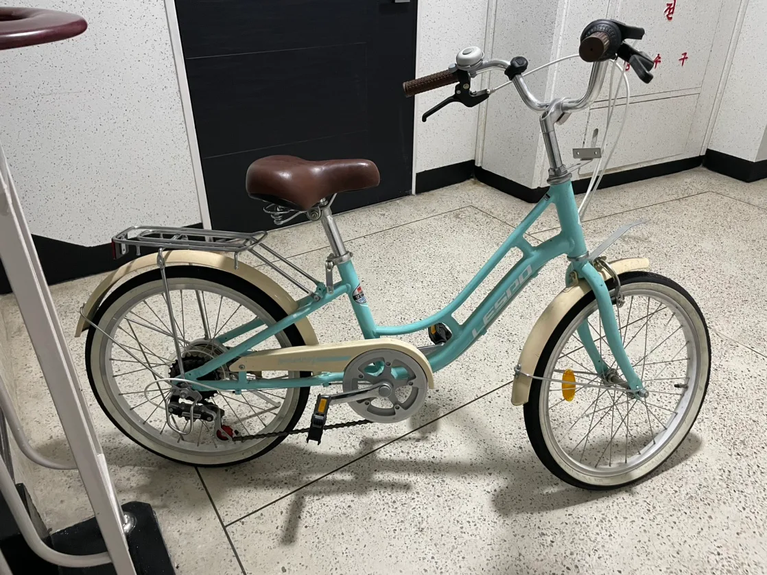 깨끗한 자전거 중고로 팔아요