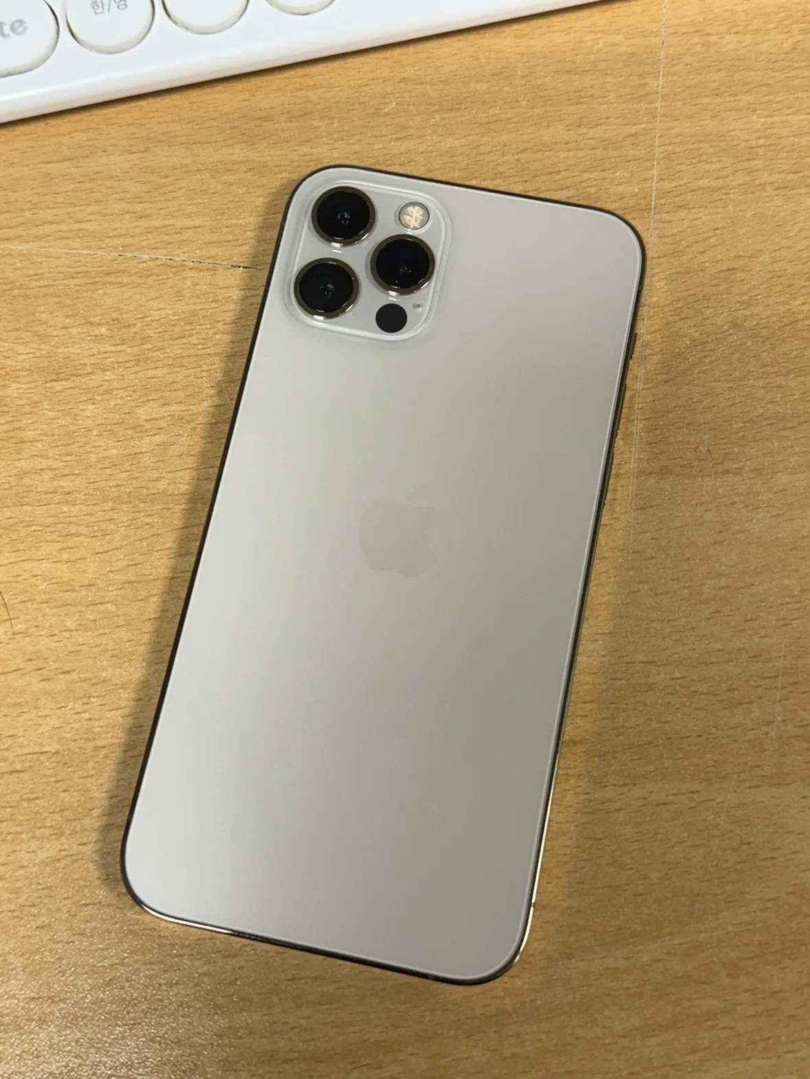 아이폰12pro 128g 골드 중고 (전면 액정파손)