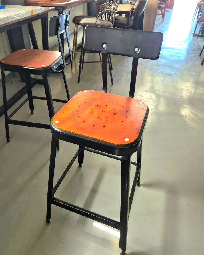 철제 바 의자 판매합니다.