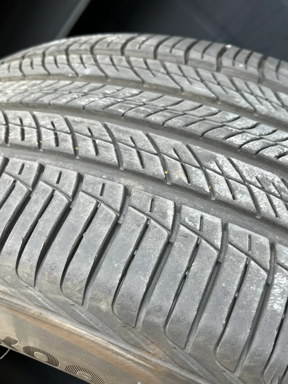 235/55R19 중고타이어 팝니다.