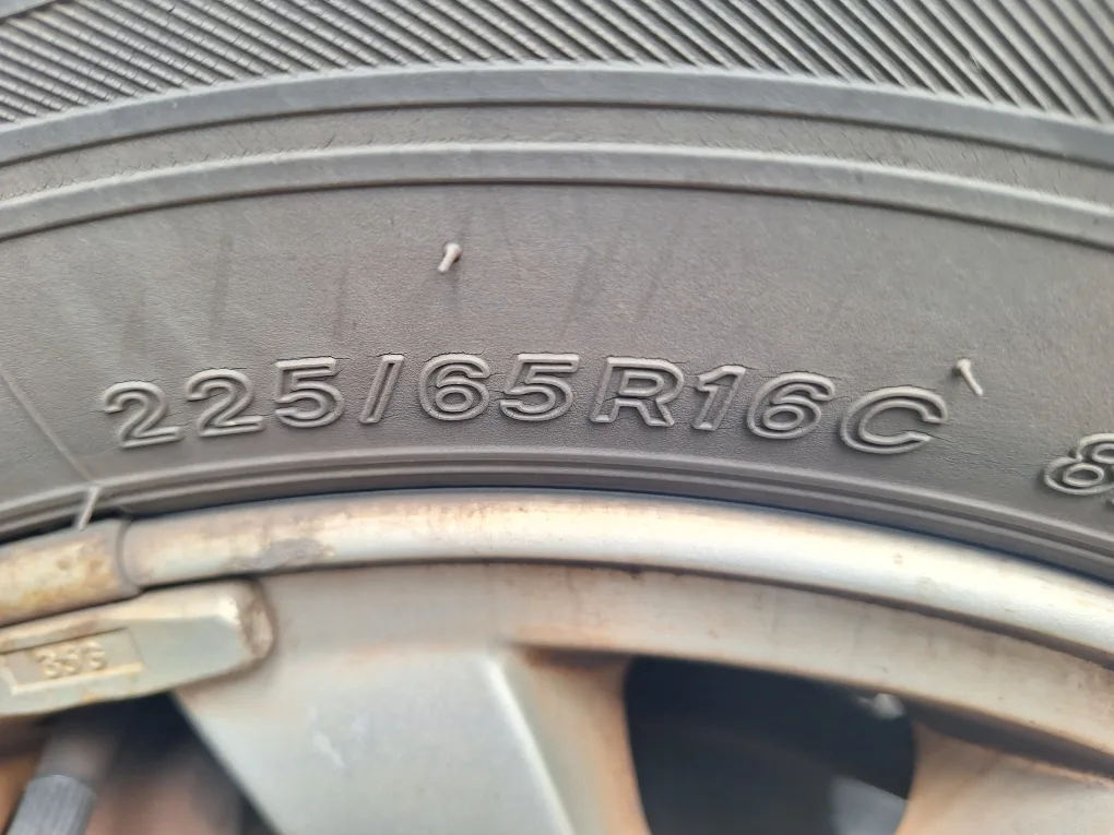 중고 타이어 구합니다