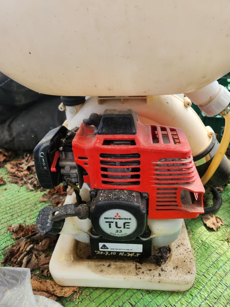 제노아 예초기 와 미쓰비시 살 분무기