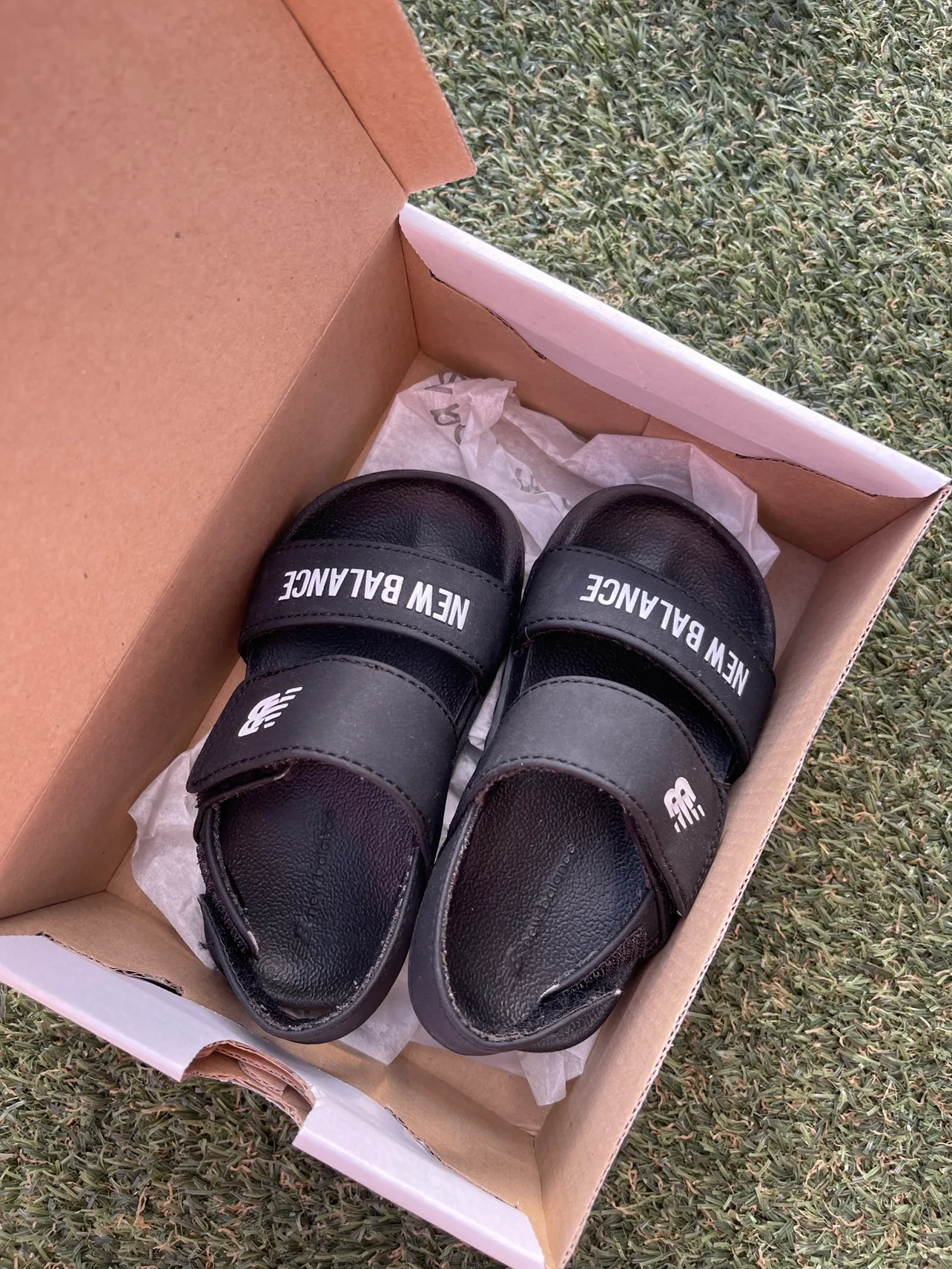 뉴발란스 샌들 140 (중고)