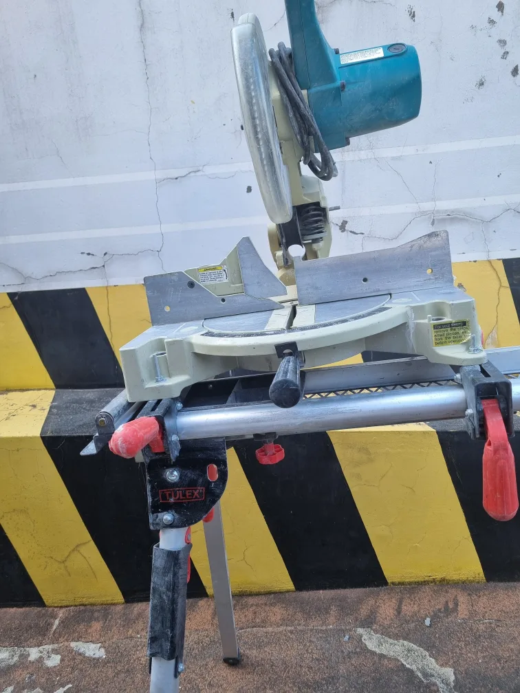 중고 마끼다 10인치 각도절단기 ls1040s + 작업대   포함 같이 판매합니다