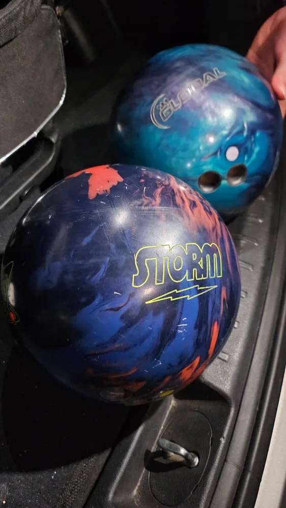 볼링공 2개, 가방까지 세트