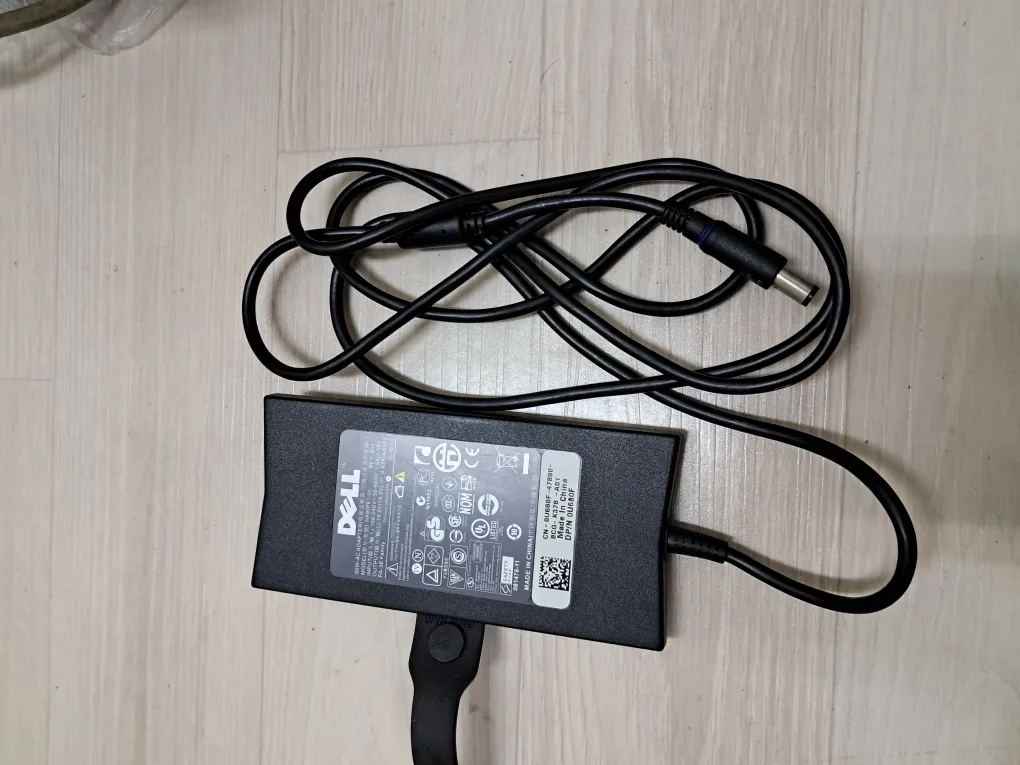 아답터(어댑터) DELL 19.5V 4.62A (중고 제품)