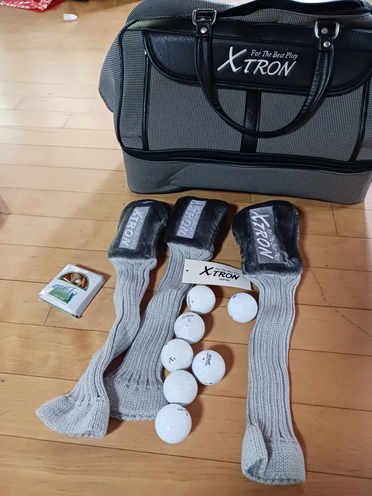 가격 내립니다) xtron 골프채 커버 새것3개와 골프티&골프공&골프보스턴백