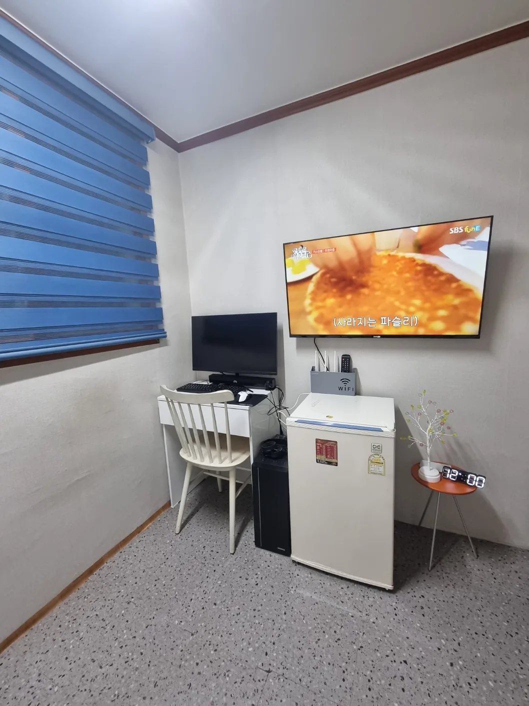 광주고시텔(원)에서 소형 냉장고