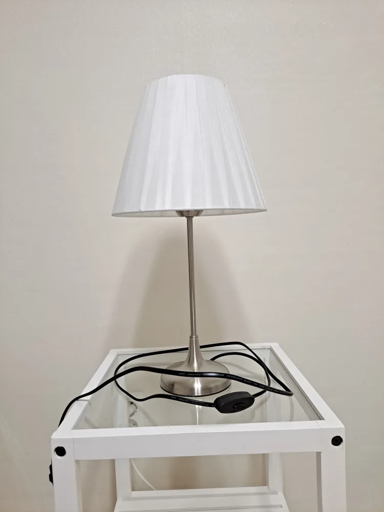 작은 탁상, 조명 중고물품 팝니다.