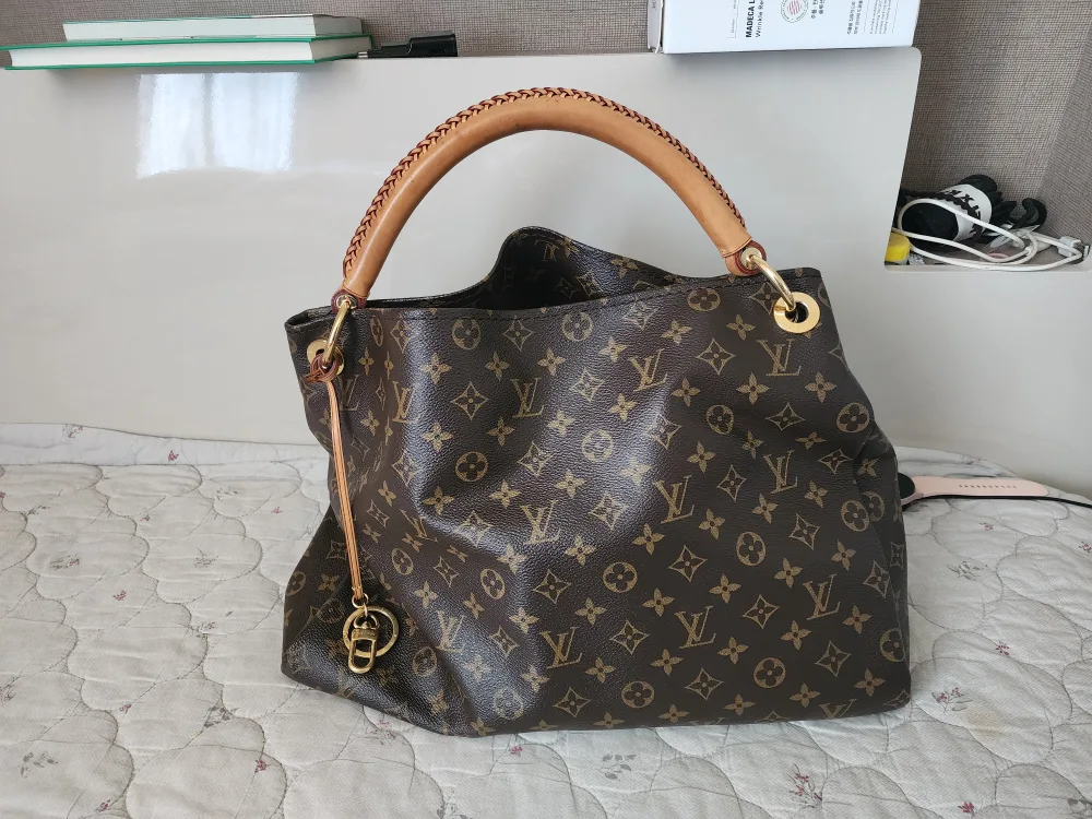 (정품)루이비통 앗치