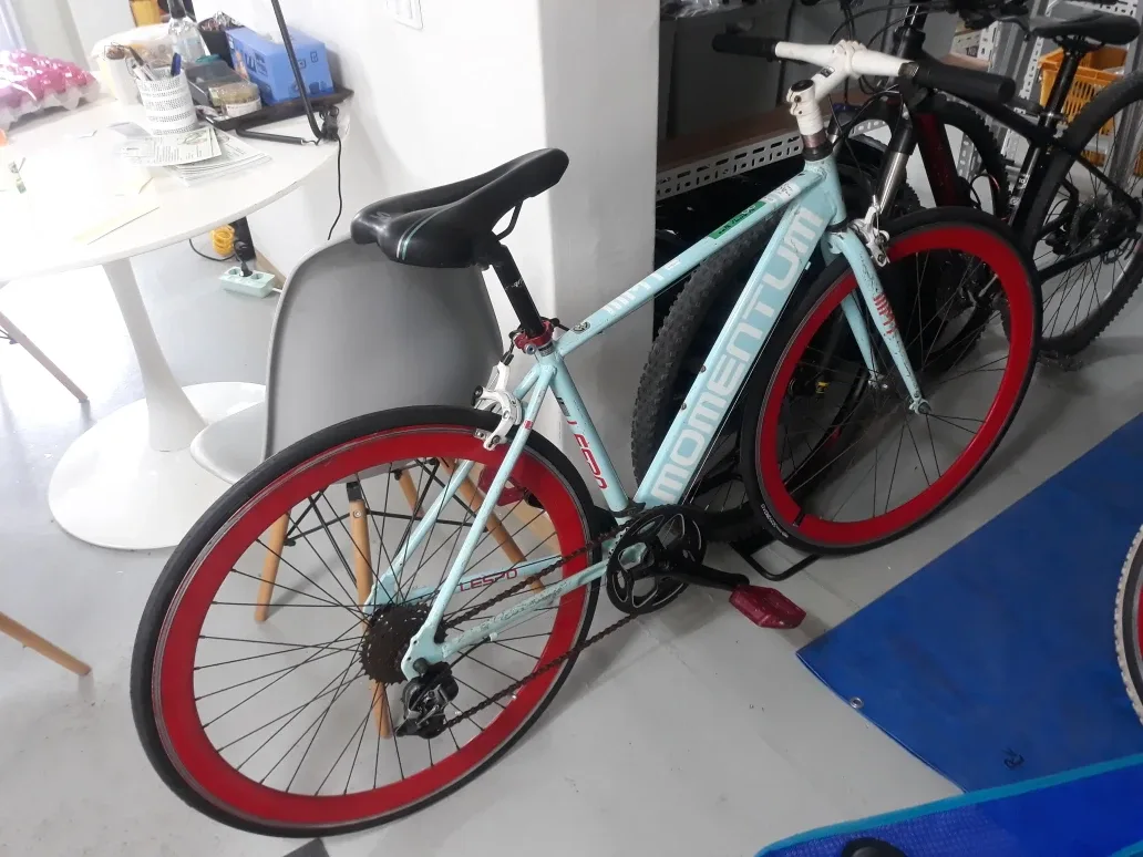 레스포 모멘텀 중고자전거 판매합니다.