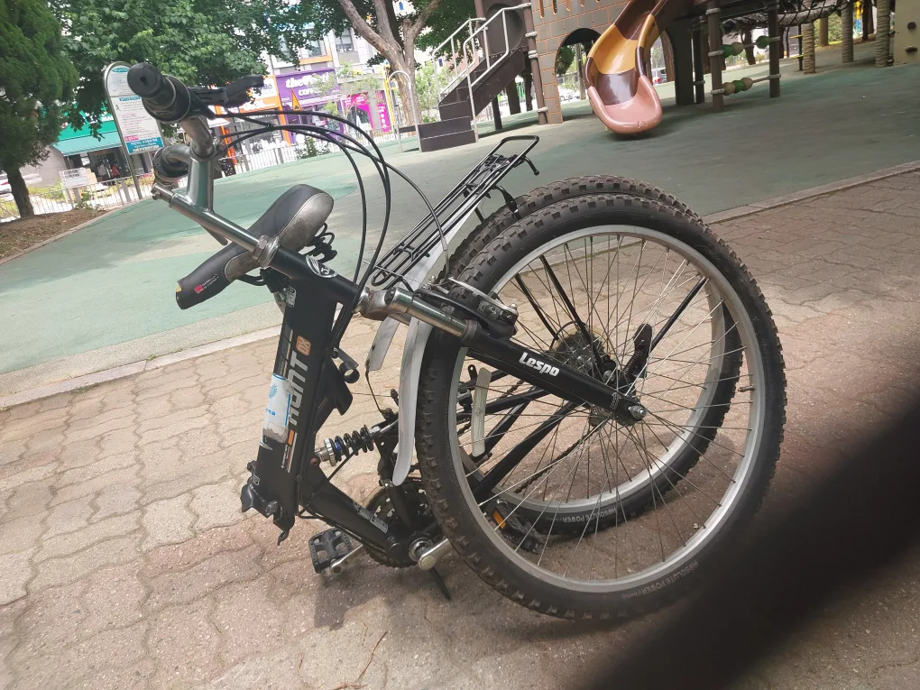 중고 접는자전거 상태 최상입니다.