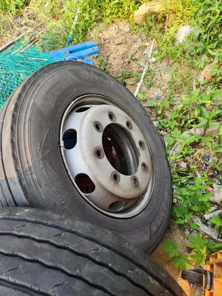 현대메가트럭5t중고타이어