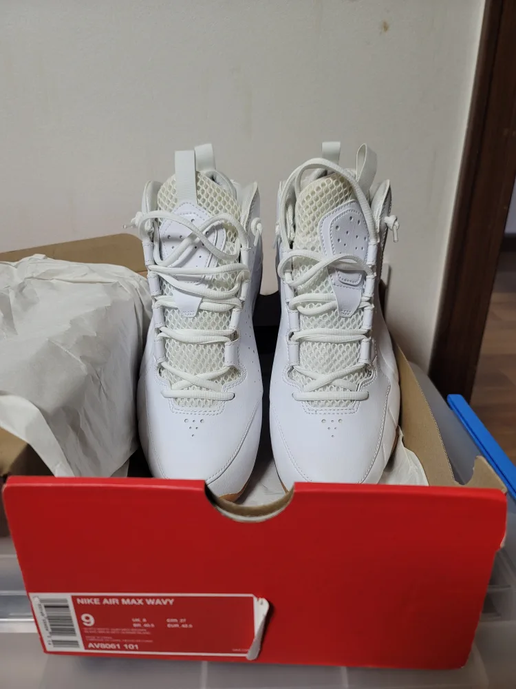 [가격인하] 나이키 air max wavy 화이트 270cm