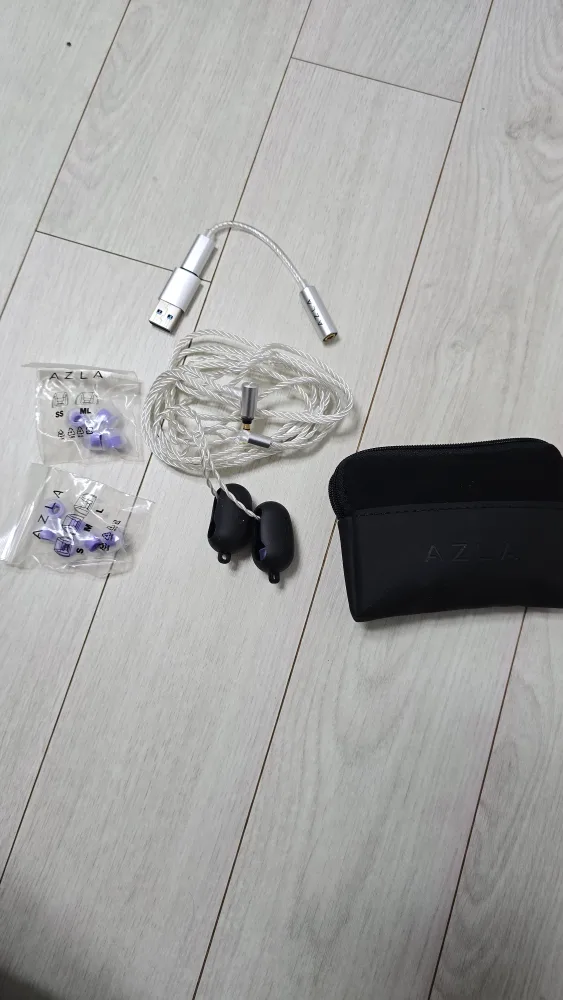 아즈라 아젤에디션G 2세대 이어폰 팝니다.