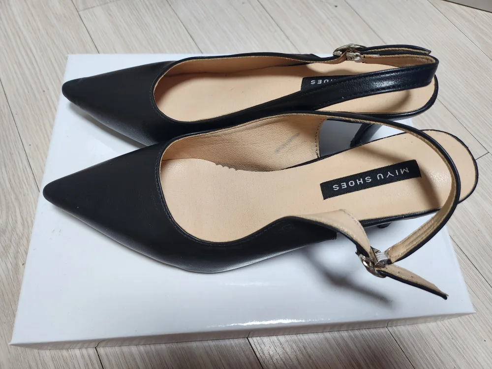 스켈레토구두(블랙) 중고 240 굽 7cm