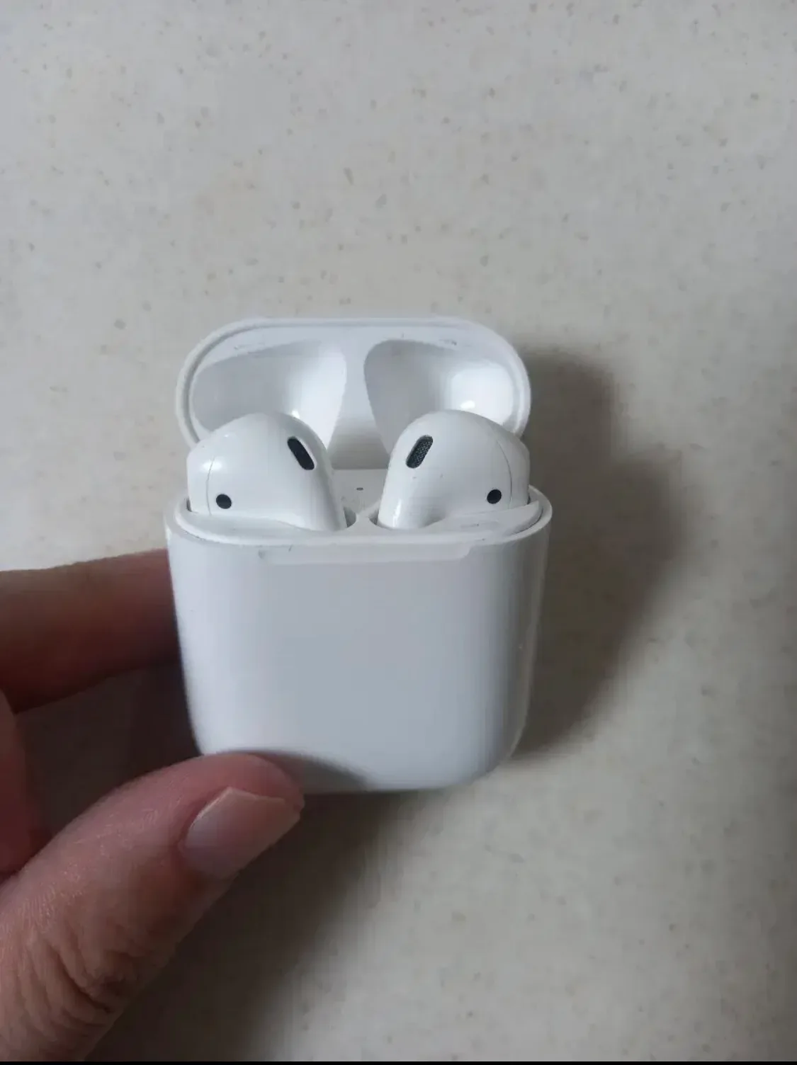에어팟 2세대 상태 엄청 좋습니다