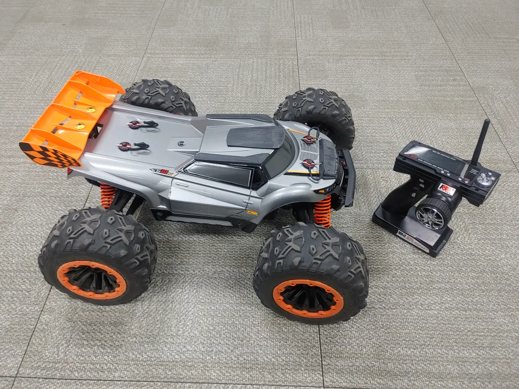 1:8 E6 lll HX 4WD 신식이 RC카 중고판매