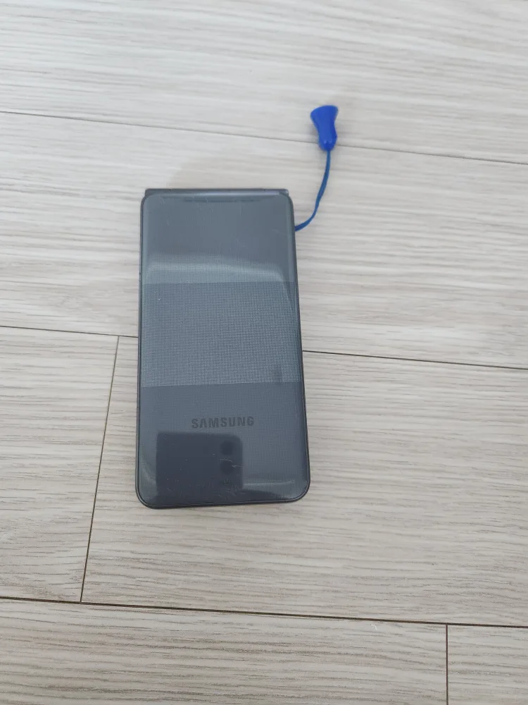 중고 스마트 폴더폰 (kt전용)