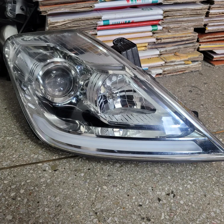 렉스턴W 라이트 렉스턴W 헤드램프 6핀 조수석쪽 중고품