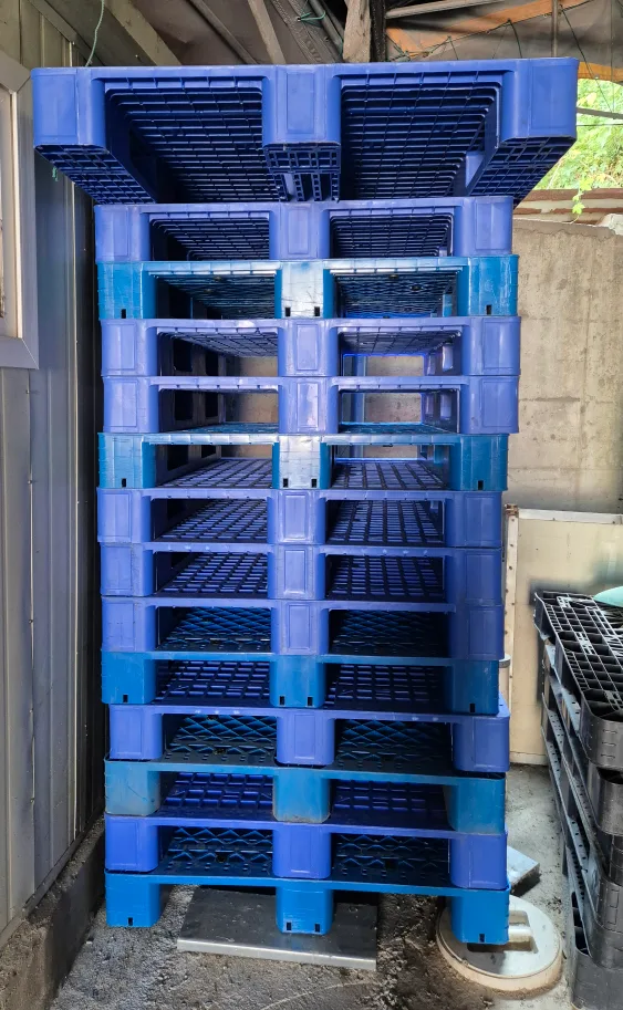 플라스틱 파렛트 판매합니다.