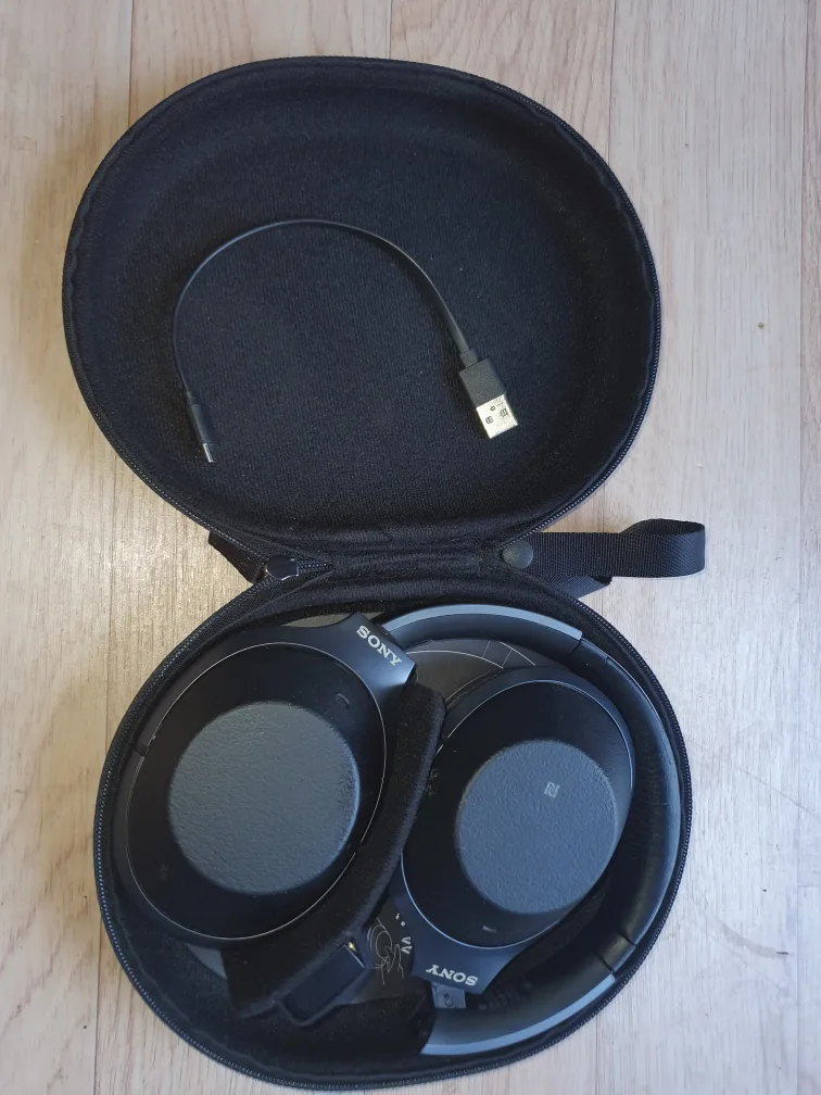소니 WH-1000Xm2  헤드폰