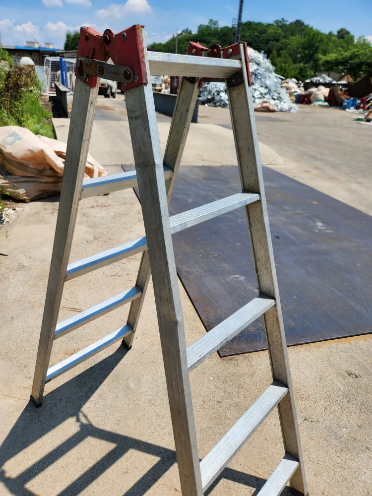 중고사다리 한개남았습니다