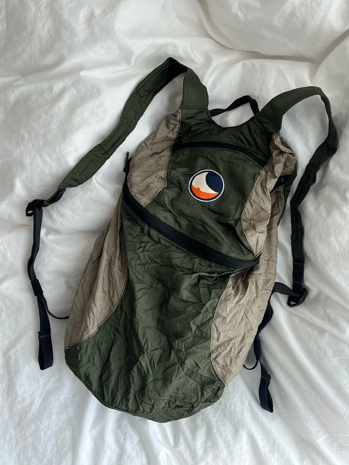 티켓투더문 미니 백팩 15L(아미그린/카키)