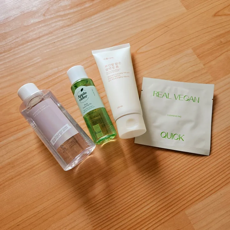 클렌징폼 클렌징오일 립앤아이리무버 클렌징패드 세안용품 4종 일괄판매(중고)