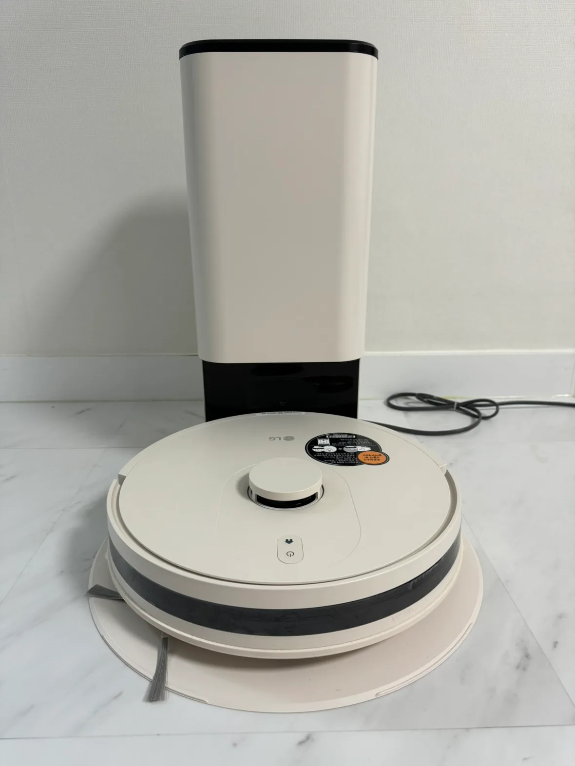 LG코드제로R5 흡입+물걸레 로봇청소기 판매합니다.