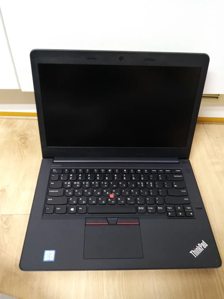 Thinkpad 14인치 외관 깔끔하고 성능우수 전문 업무 최적화 i5 Ram12GB 노트북 판매. 오피스 설치