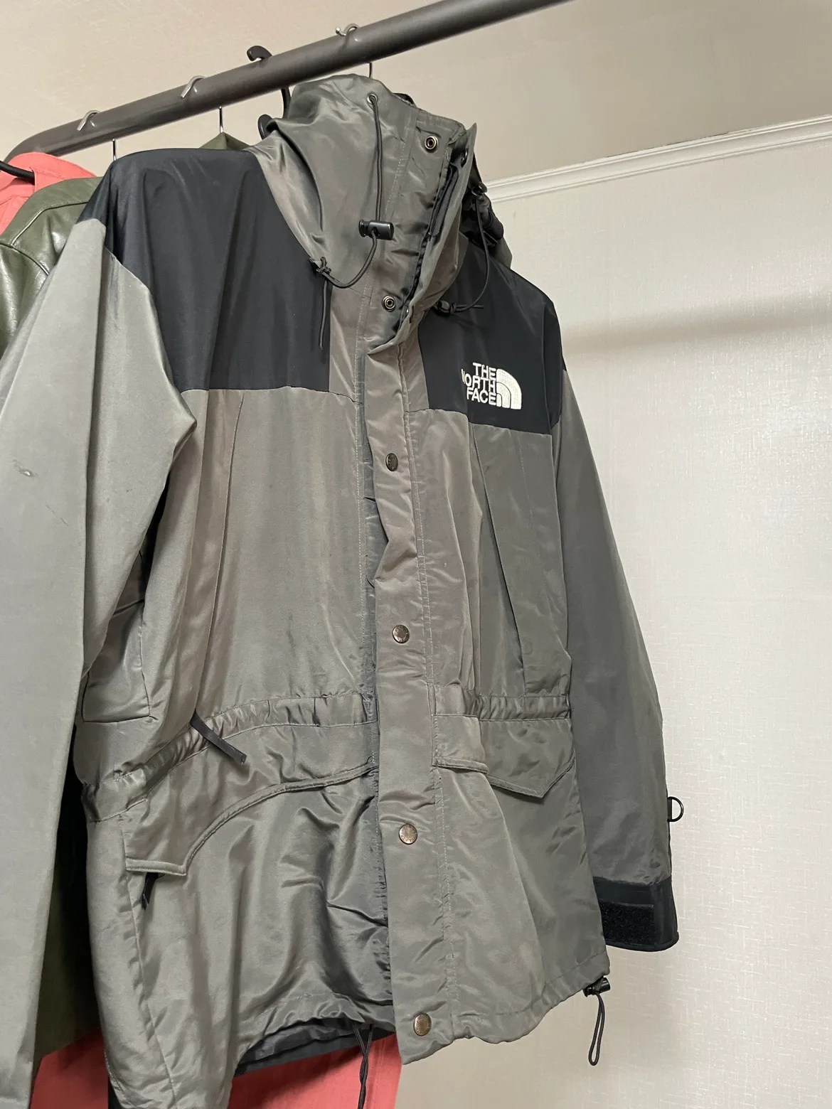 중고) 노스페이스 바람막이