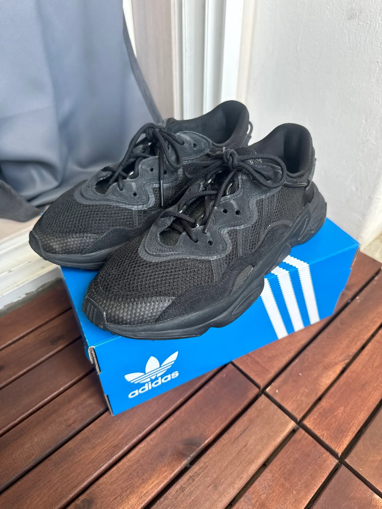 아디다스 오즈위고 270 남성 운동화 (중고)