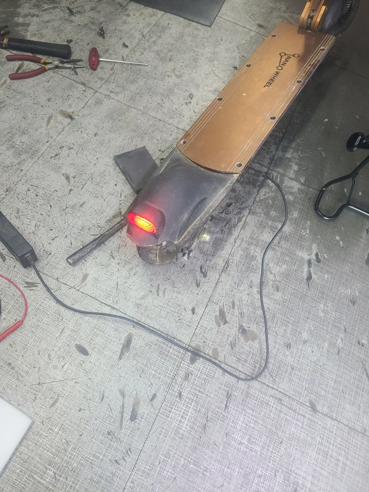 전동퀵보드팝니다  (중고휴대폰이랑교환가능)