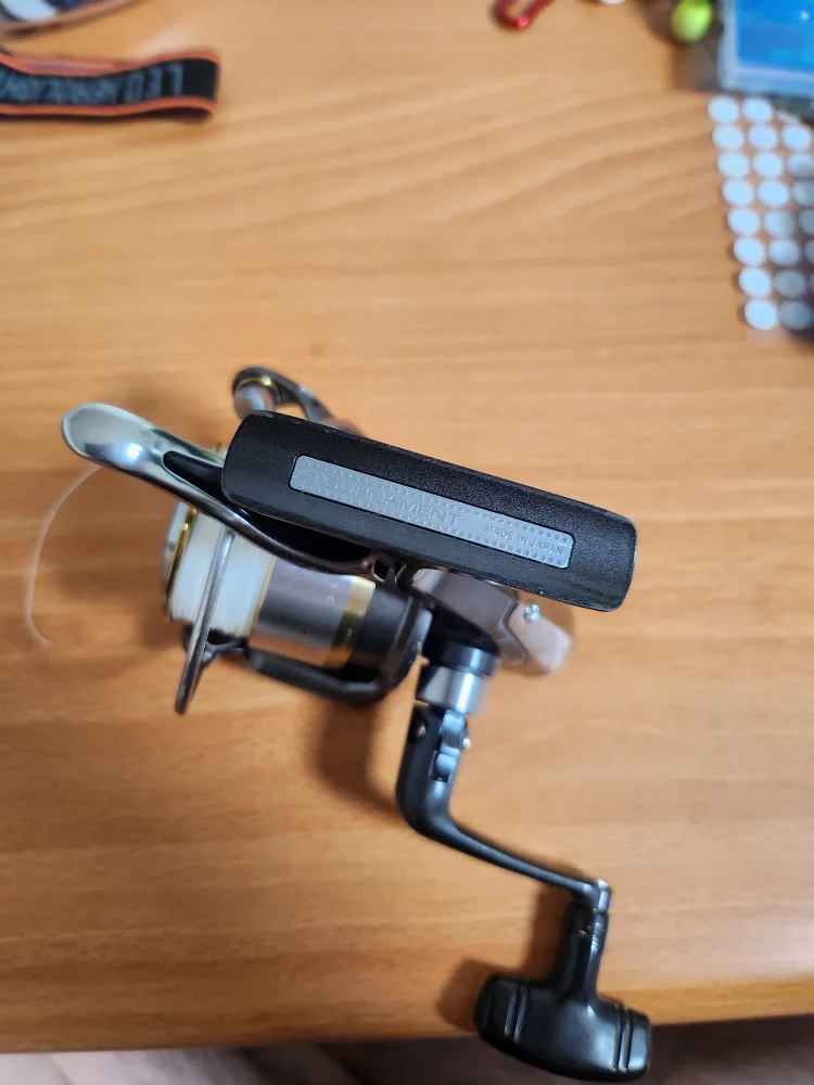 다이와 토너먼트z 2500 lba릴 팝니다.