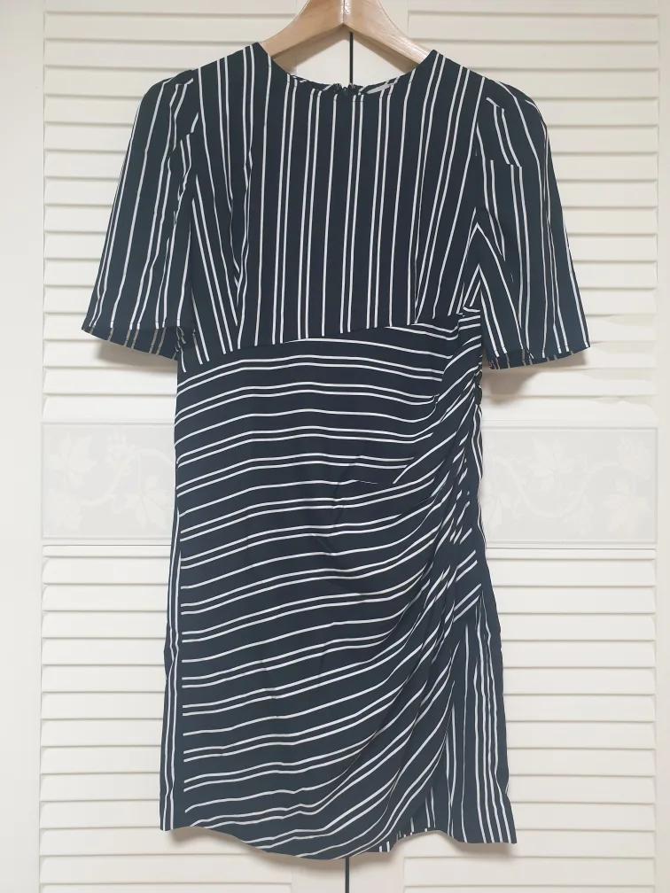 출근룩/정장핏/고퀄~ 에잇세컨즈 반팔 원피스(S) ~44,, 마른55