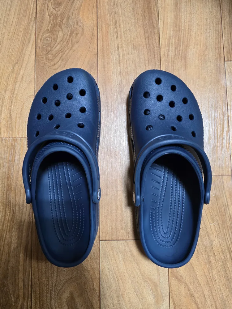 크록스 오리지널 280 m10 팝니다. 네이비색