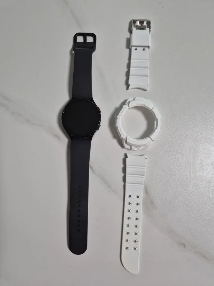 갤럭시워치5 44m 블루투스 모델 중고 팝니다.