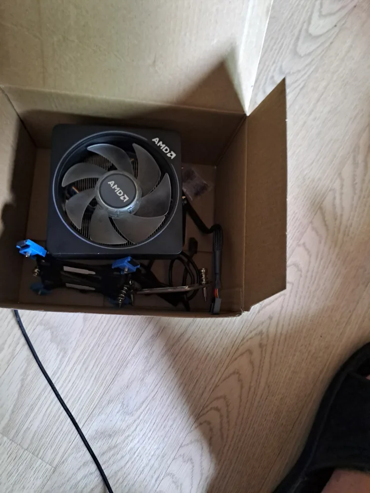 amd 레이스 프리즘 CPU 쿨러 중고 싸게팔아요